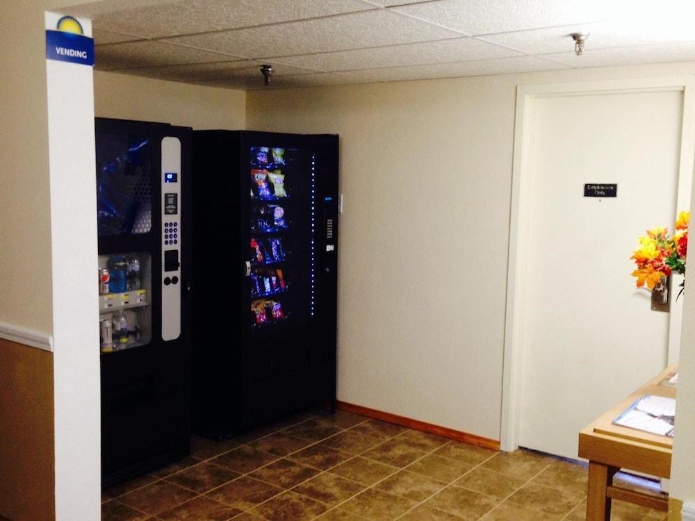 Days Inn Syracuse East Syracuse Zewnętrze zdjęcie