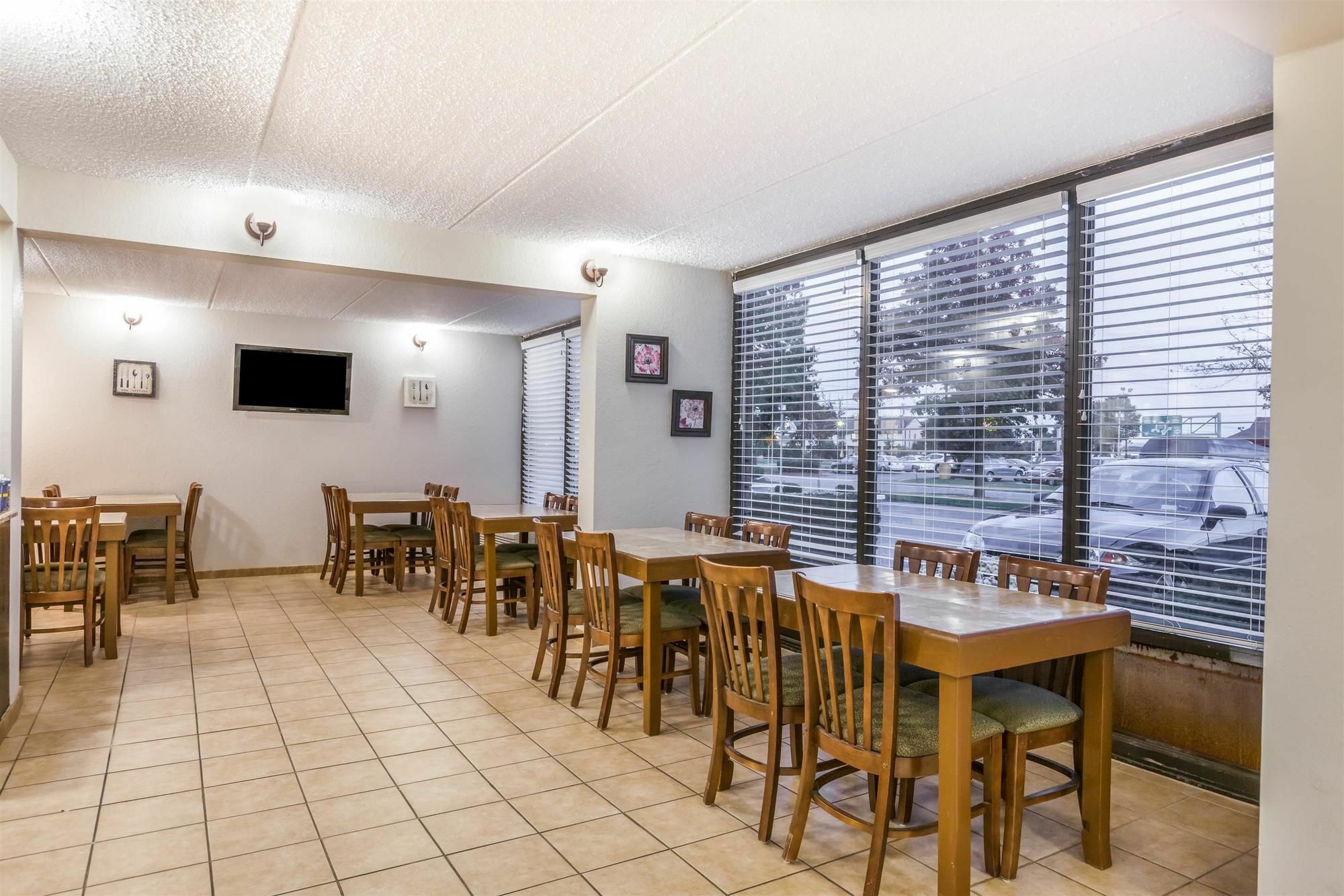 Days Inn Syracuse East Syracuse Zewnętrze zdjęcie