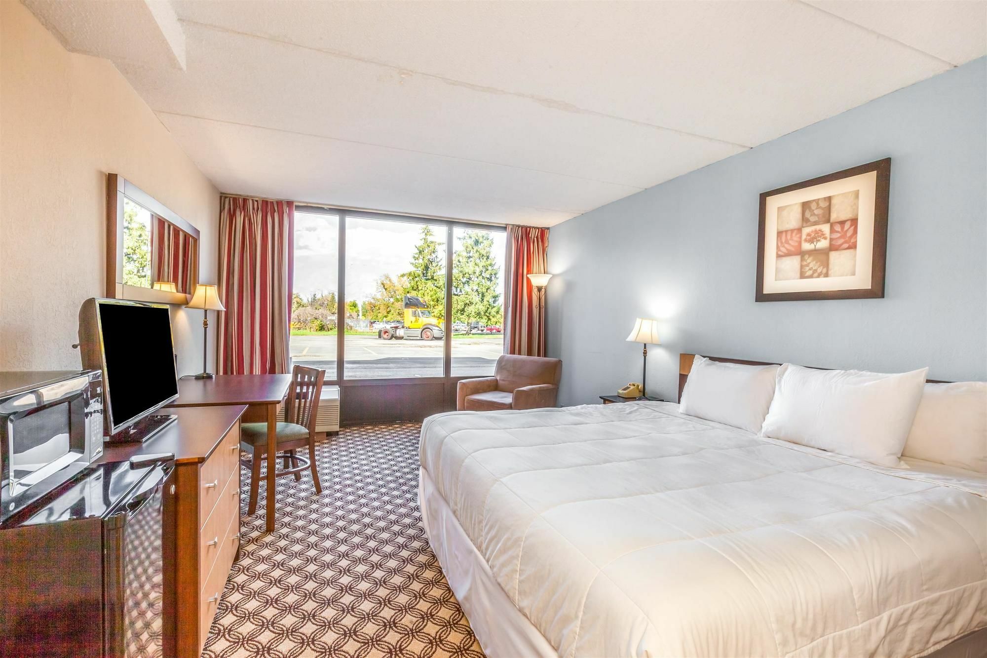 Days Inn Syracuse East Syracuse Zewnętrze zdjęcie
